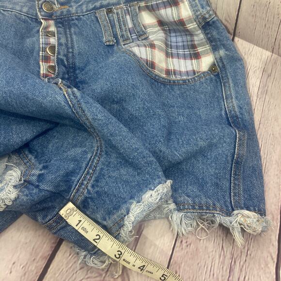 Vintage High Rise Mom Zena Jean Shorts - Picture 10 of 10